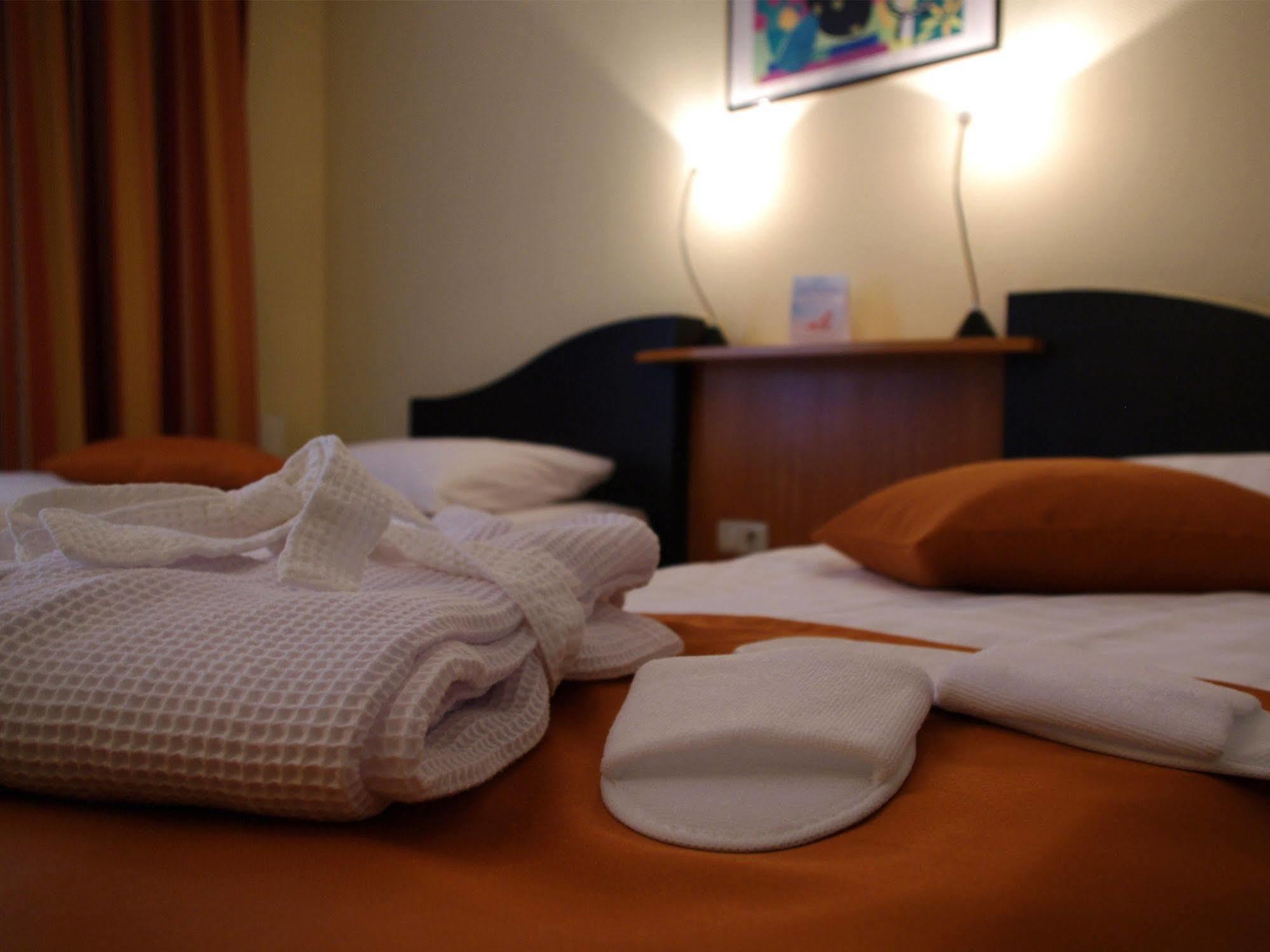 H+ Hotel Ерфурт Екстер'єр фото