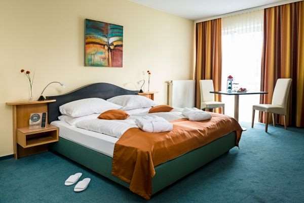 H+ Hotel Ерфурт Номер фото